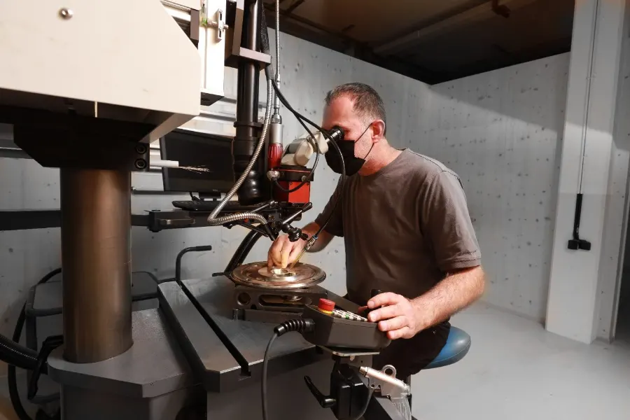 Laserschweissung am Magnetrotor